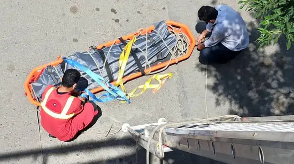 عکس جنازه مرد تهرانی که با برق خشک شد