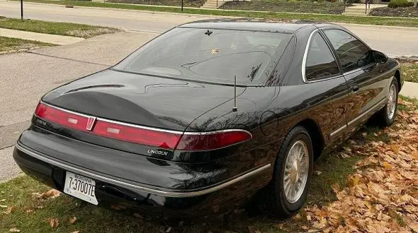 راز ماندگاری جذابیت لینکلن مارک VIII در چیست؟ / عکس های جالب