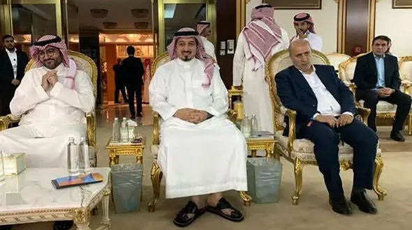 از بازی در زمین بی طرف تا برگزاری بازی دوستانه/ ایران و عربستان در یک تیم!