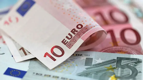 دلار و یورو در مسیر صعودی قرار گرفتند / عصر امروز 6 اسفند