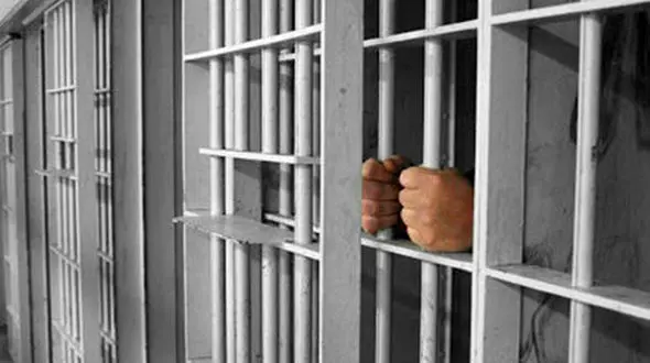 این مرد در بازار بورس غوغا به پا کرد / بازداشت در شیراز