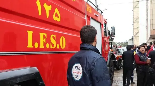 نیمه تمام ماندن عملیات نجات آتش نشانان با بازگشت برق + فیلم