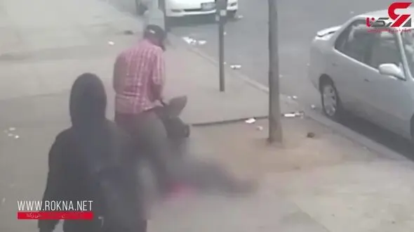 کتک زدن وحشتناک یک مرد توسط یک زورگیر و دزد خیابانی در مقابل مردم+ فیلم
