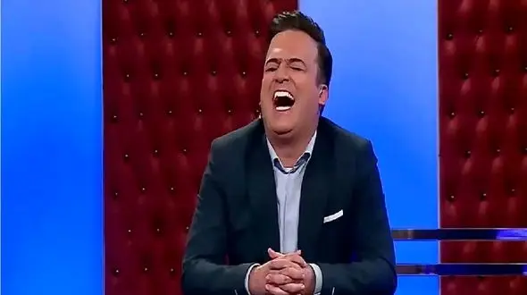 سکانس خندان/حاج آقا با مخلصم موهای حامد آهنگی رو سفید کرد/از آهنگ شیفت کرد رو مداحی