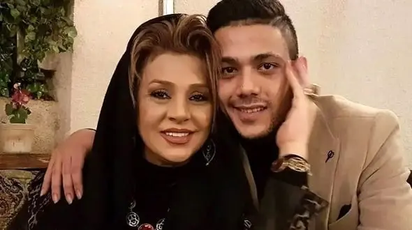 فیلم و عکس / نگاهی به دکوراسیون لوکس و خوشرنگ نسرین مقانلو در سال 2025 / خانه‌ای شیک و مدرن با مبلمان رنگی و دکوری‌های خاص؛ 