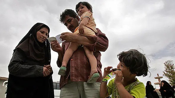 معاون وزیر کشور: ازدواج با اتباع غیرایرانی را از شرعی به قانونی تبدیل می‌کنیم