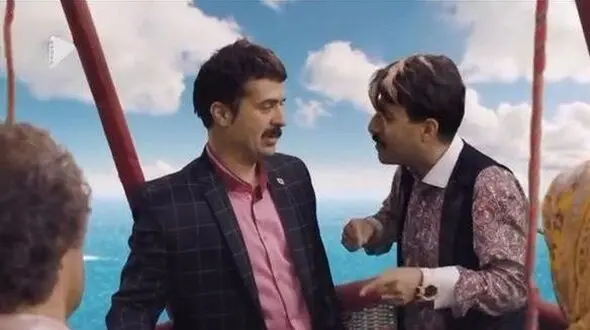 فیلم/ نمیذارم این سکانس غش‌آور پایتخت رو فراموش کنین؛ دعوای نقی، ارسطو، بهتاش و رحمت داخل بالن در آسمان ترکیه!