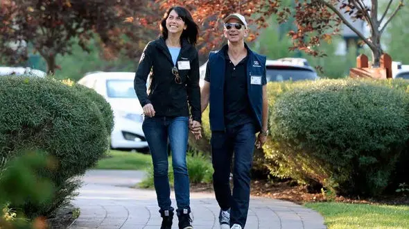 جنجال گرانترین کفش یک زن سیاست مدار / سوژه جدید را ببینید !