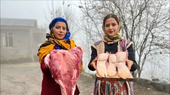 فیلم/ پخت دیدنی 4 زبان بزرگ گاو با پلو توسط دو بانوی روستایی آستارایی 