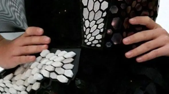 لباسی که با احساسات شما رنگ عوض می کند