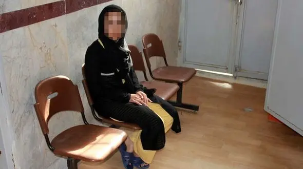 بازداشت خانم دزد شیک پوش در قیطریه تهران / دزد طلا و جواهرات مرد طلافروش بود