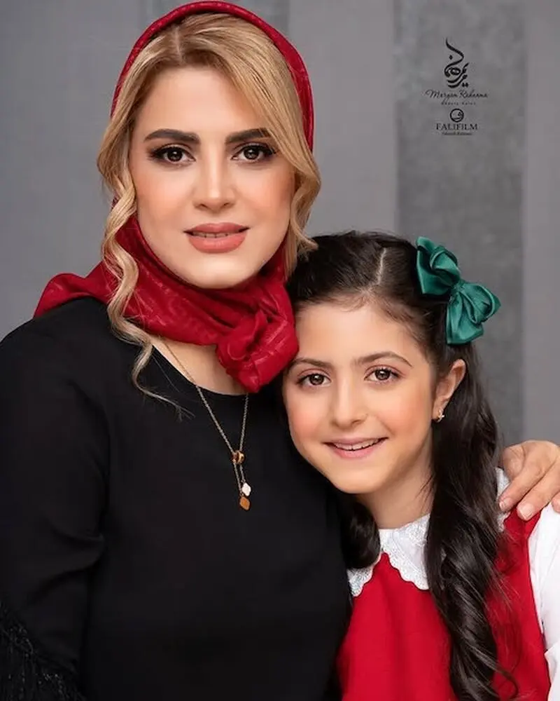 نورا حنیفه‌زاده و دخترش
