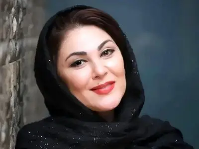 استایل سنتی و جذاب لاله اسکندری در یک مراسم هنری نگاه ها را به خود جلب کرد!