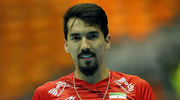 فرهاد قائمی بازیکن سابق تیم ملی والیبال و همسرش