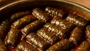 صفر تا صد درست کردن دلمه قاجاری برگ مو + فیلم