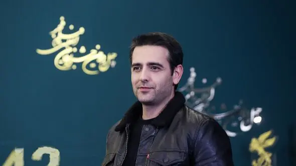 رونمایی از مادر باکلاس و جوان امیرحسین آرمان، بازیگر محبوب سینما و تلویزیون/ انگار نه انگار مادر و پسرن!