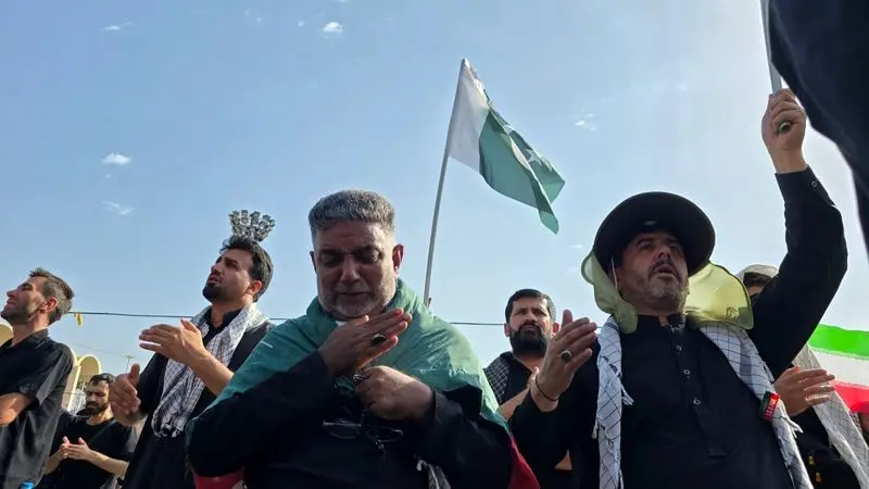 پاکستانی ها در مراسم رهبر شهید