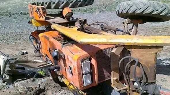 مرگ هولناک کودک 2 ساله زیر چرخ های تراکتور در شیروان