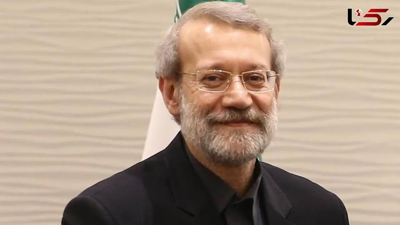 عکس ها / نگاهی به چیدمان ساده و شیک خانه شهید علی لاریجانی / از فرش های قرمز تا مبلمان مدرن با پرده های سفید طلایی طاووسی و بوفه چوب روسی