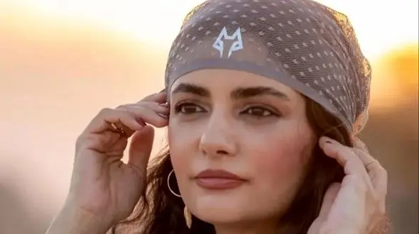 عکس| سفر زمان؛ چهرۀ «لیندا کیانی» 36 ساله و مادر دوقلو های دوست داشتنی در پشت صحنه سریال «چرخ فلک»؛ سال 95 / خانم بازیگر چه قدر متفاوت شده