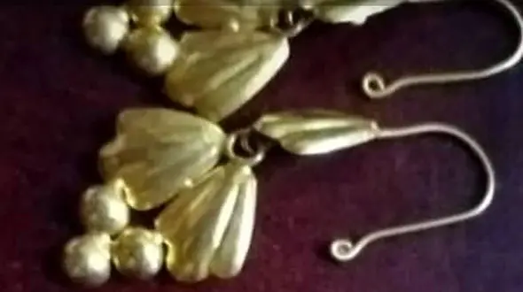 کیف پر از طلا پس از 25 سال در گلپایگان به صاحبش بازگردانده شد  +فیلم گفتگوی اختصاصی