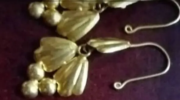 کیف پر از طلا پس از 25 سال در گلپایگان به صاحبش بازگردانده شد  +فیلم گفتگوی اختصاصی