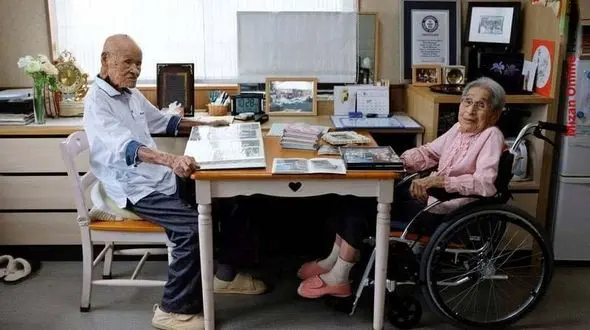 پیرترین زوج دنیا در ژاپن زندگی می کنند+عکس