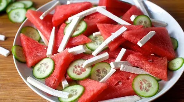 5 ماده غذایی که دشمن سفیدی موها هستند