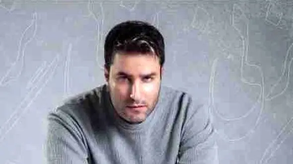 دانلود آهنگ باشکوه مهدی احمدوند / میگیره عطر پیرهنت