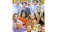 عکسی قدیمی از عارف لرستانی در کنار دوستان سینمایی اش 