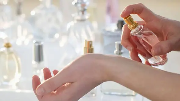اسپری و ادکلن‌ تشدیدکننده عوارض پوستی و ریوی