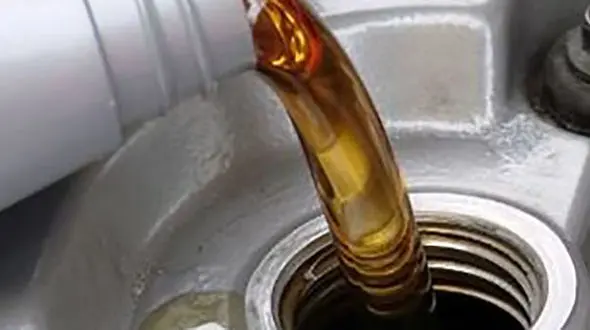 هزینه تعویض روغن ماشین چقدر است؟