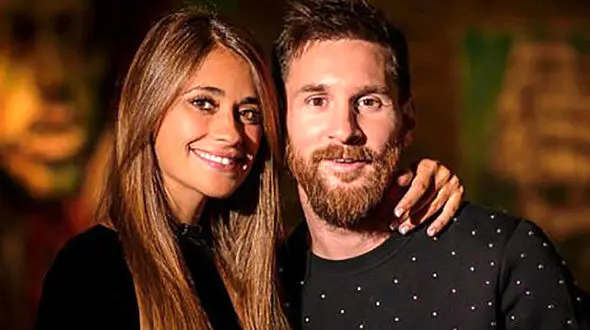  لیونل مسی و همسرش در راه پاریس + عکسی که دل شکست