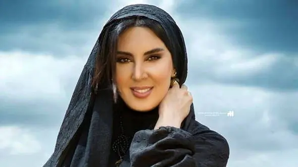  گردش لیلا بلوکات با تیپ منشوری تابستانه‌اش / این استایل از او بعید بود !