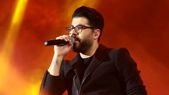 حضور سردار آزمون، شهرزاد کمال زاده، بهاره افشاری، لیلا بلوکات افشین پیروانی و... در کنسرت باشکوه حامد همایون