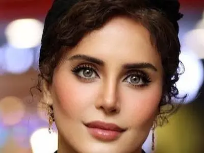 فیلم آواز هنرمندانه /  حاضر شدن الناز شاکردوست واسه کنسرت دبی با آهنگ داله دون دله 