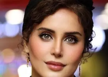 فیلم آواز هنرمندانه /  حاضر شدن الناز شاکردوست واسه کنسرت دبی با آهنگ داله دون دله 