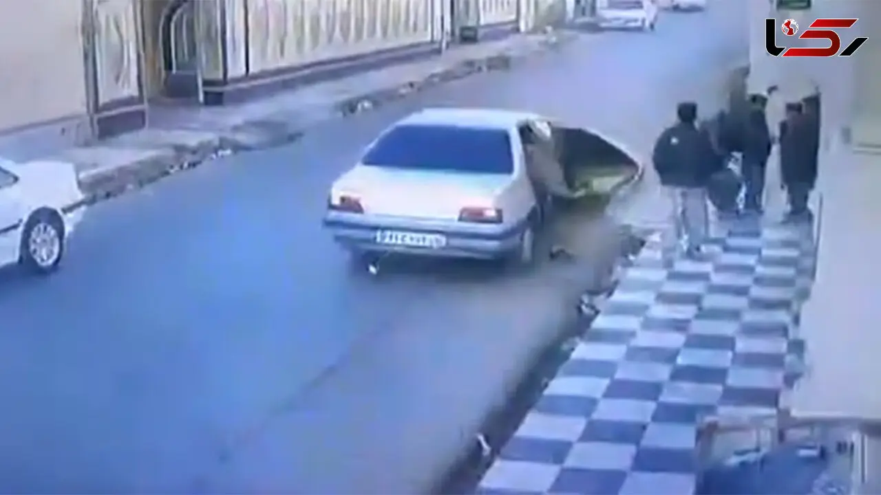 فیلم دوربین‌های مداربسته از صحنه ربودن 2 کودک در زاهدان ! / بچه ها از مدرسه برگشته بودند