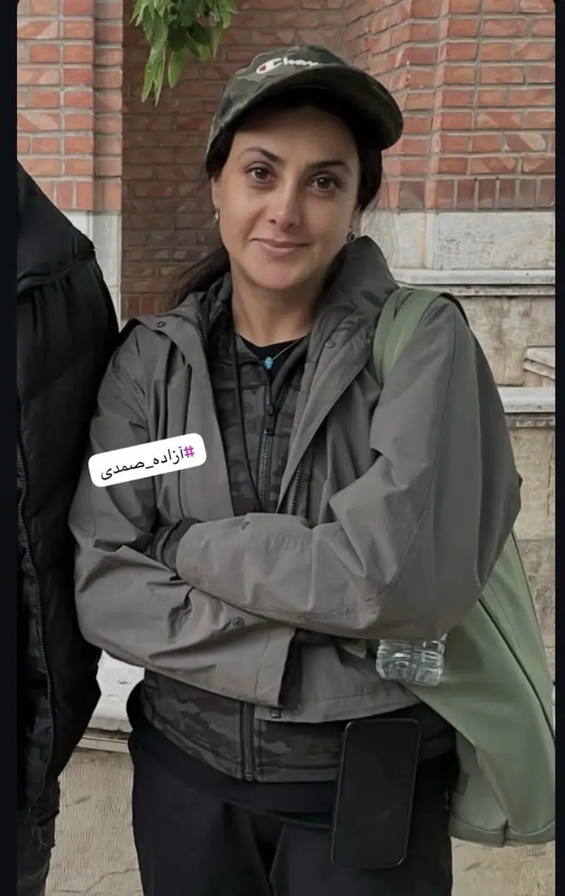 آزاده صمدی با کلاه 1