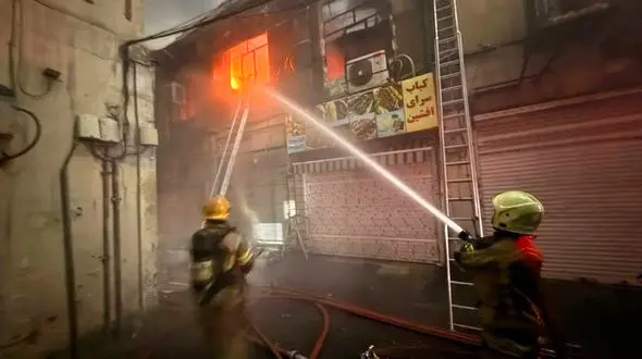 حریق بامدادی در کارگاه کفاشی خیابان جمهوری