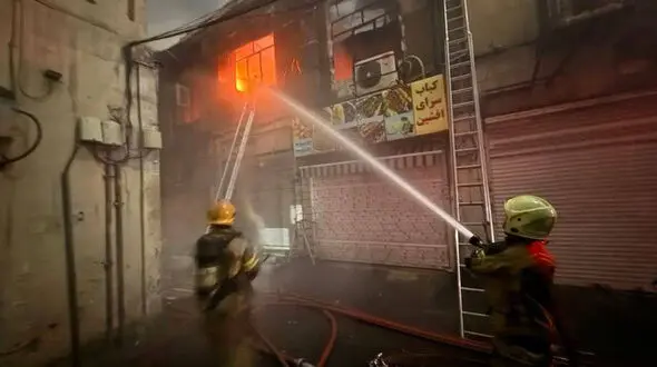 حریق بامدادی در کارگاه کفاشی خیابان جمهوری