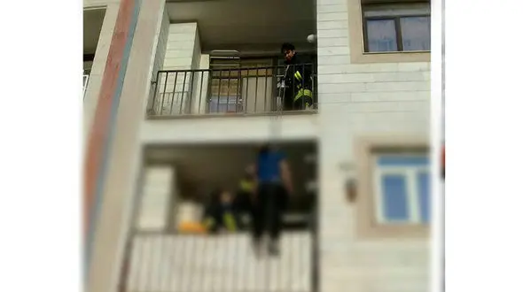 جوانی خود را در بالکن خانه ای در هشتگرد دار زد+ عکس