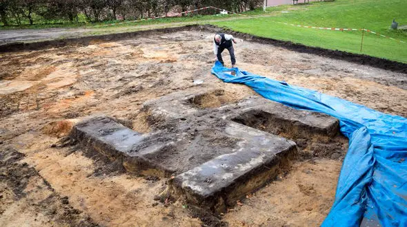 پیدا شدن علامت نازی ها در باشگاه ورزشی آلمان + تصاویر