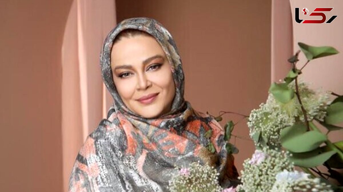 فیلم/ نگاهی به خونه زندگی لوکس و دلباز بهاره رهنما و تابلوهای آنتیک و رنگارنگ نصب شده روی دیوار