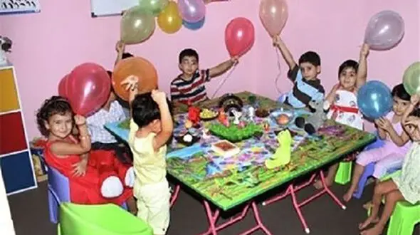 پرداخت مستمری ماهانه به خانوارهای چندقلو