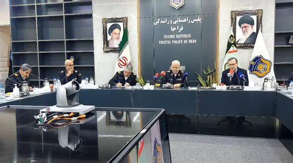 پلیس راهور تمام قد در کنار مردم در سفرهای زمستانی ایستاده است