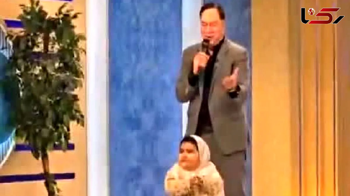 فیلم آواز شاد / دختر بچه تپل تیپ ننه بزرگی زده با علی اکرم بایرام اف چه رقصی میکنه همه غش !