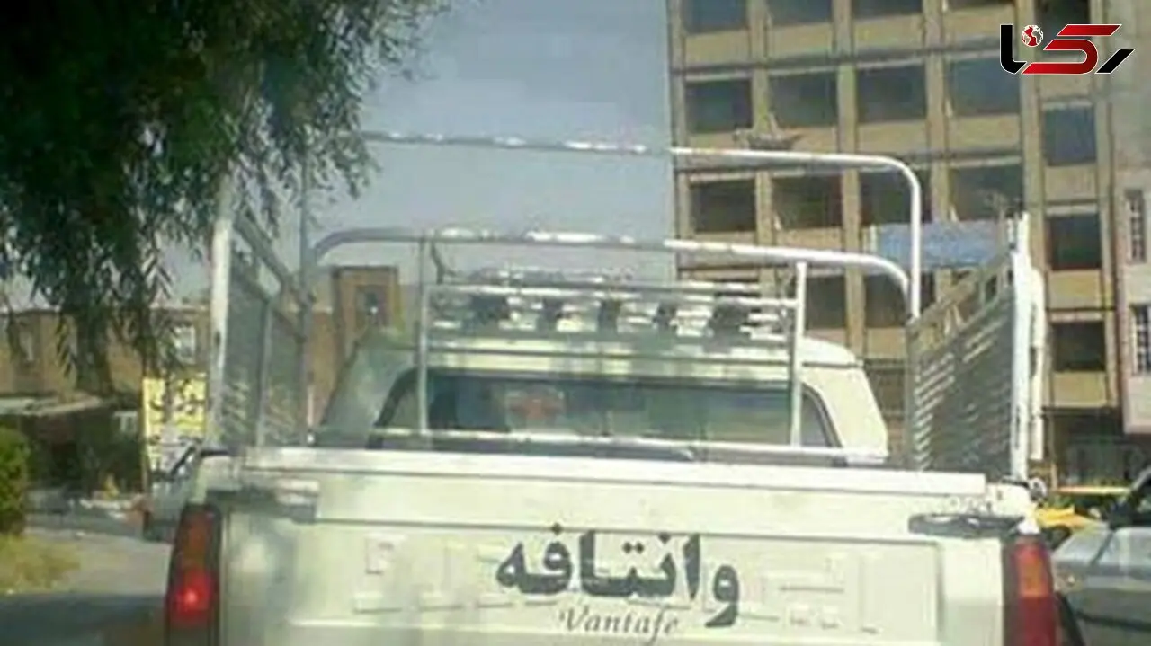 خلاقیت خنده‌دار و تحسین برانگیز راننده وانت اهوازی برای فرار از گرمای 50 درجه حماسه ساز شد/دست و پنجت طلا اوستا مکانیک