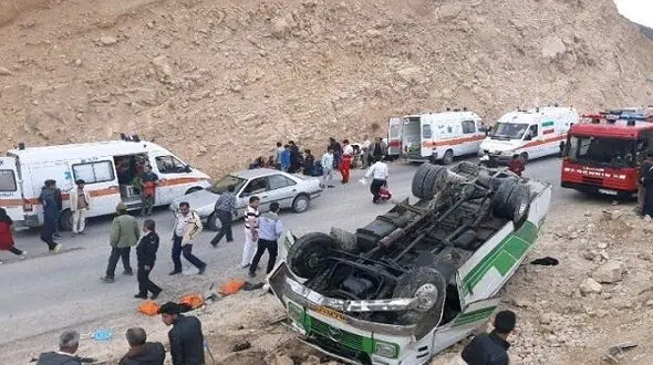 عکس جگر سوز از دانش آموز فوت شده در حادثه واژگونی مینی بوس جاده پارس آباد