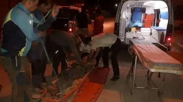 نجات پاراگلایدر سوار ۶۴ ساله در پیست اسکی شازند + عکس